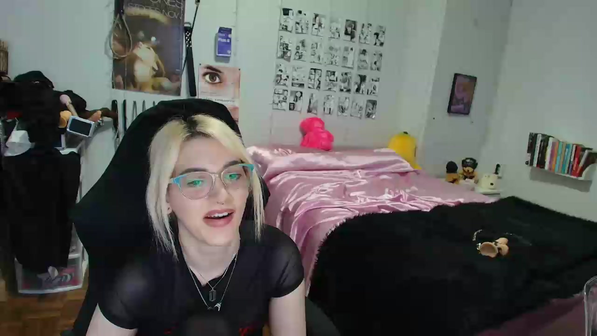 Gallery image thumbnail from AnnaTame's myfreecams stream on, 09/09/2026, 10:31 image 10 of 20