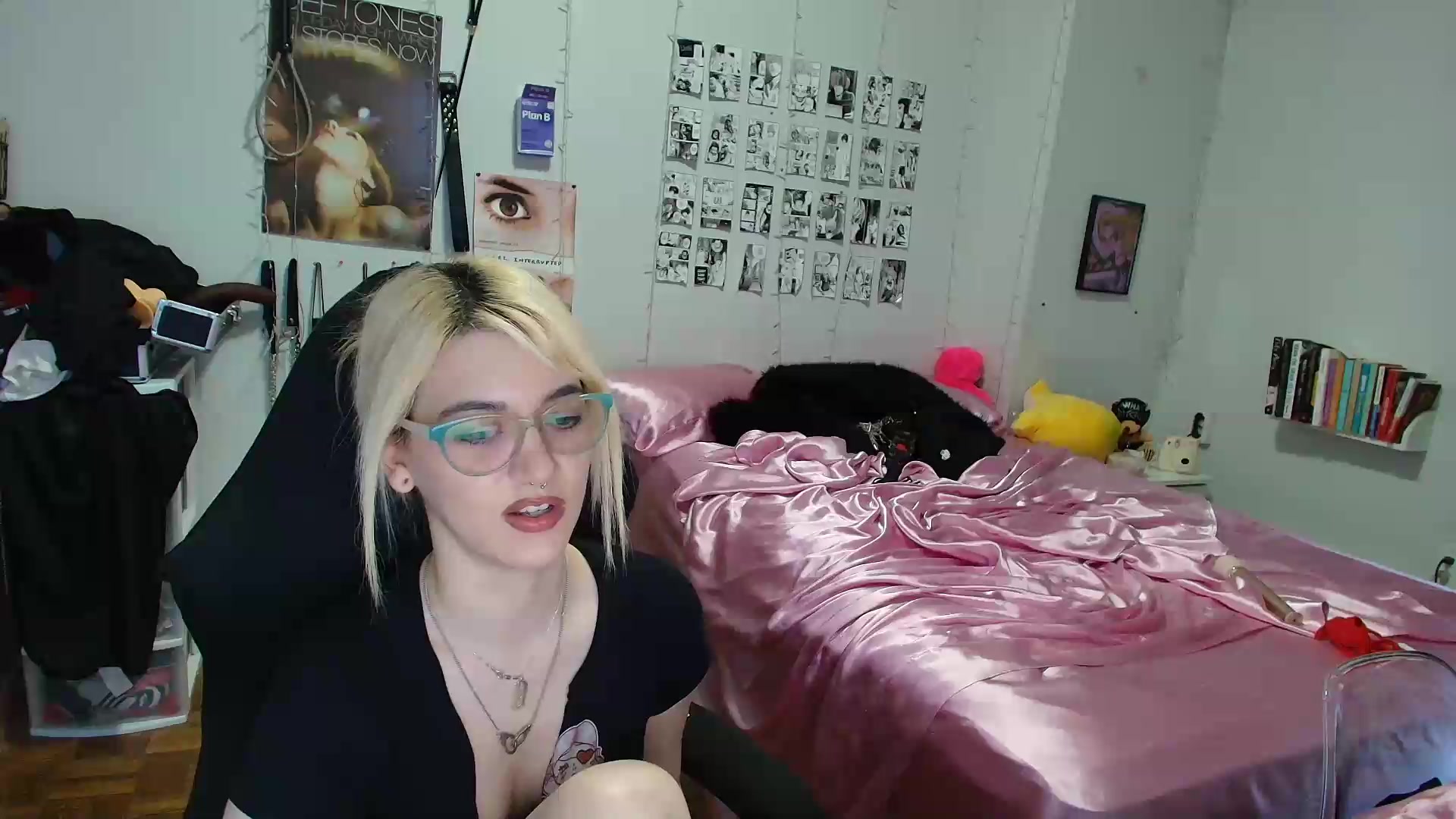Gallery image thumbnail from AnnaTame's myfreecams stream on, 09/10/2026, 11:36 image 16 of 20