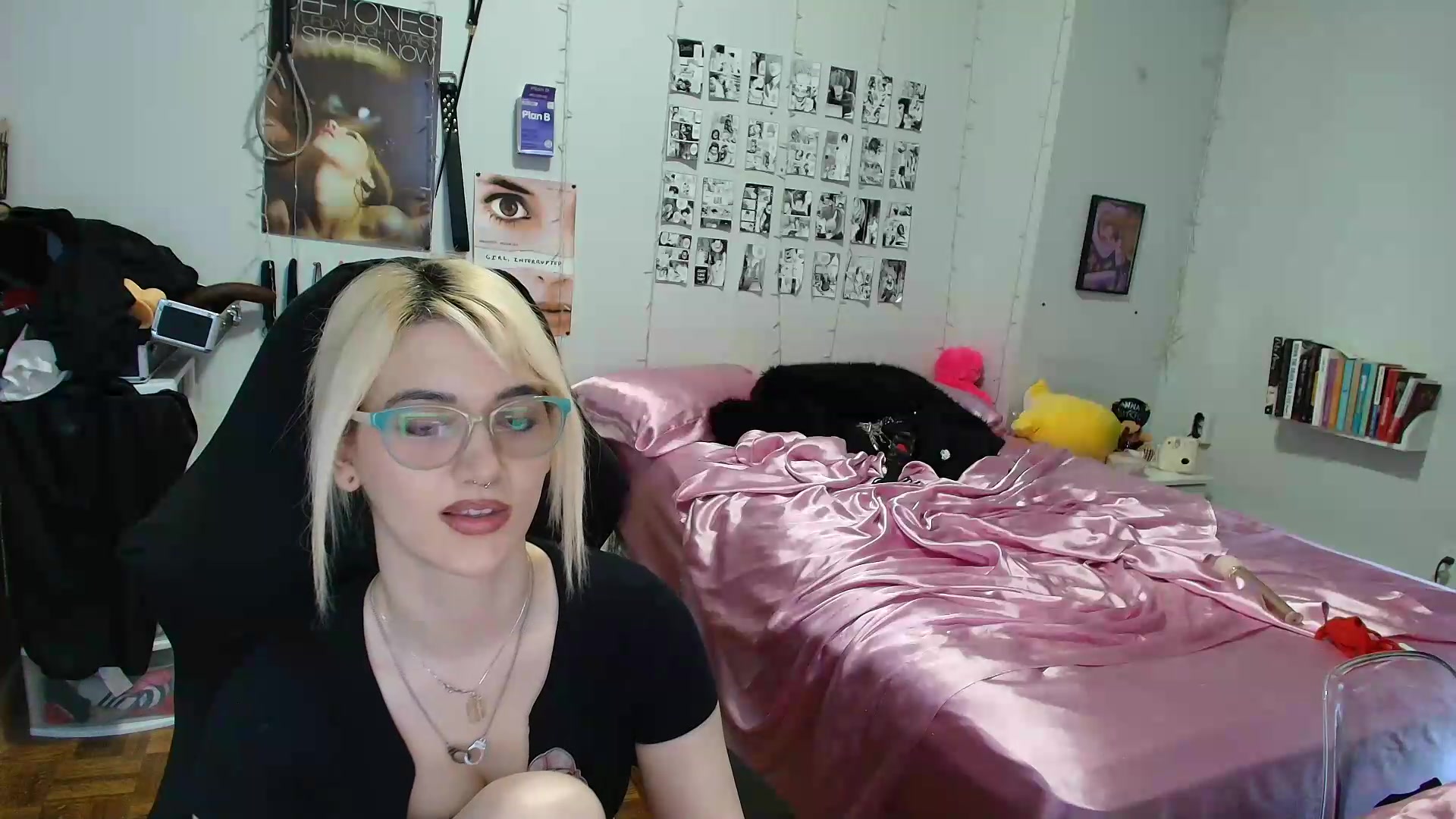 Gallery image thumbnail from AnnaTame's myfreecams stream on, 09/10/2026, 11:36 image 18 of 20