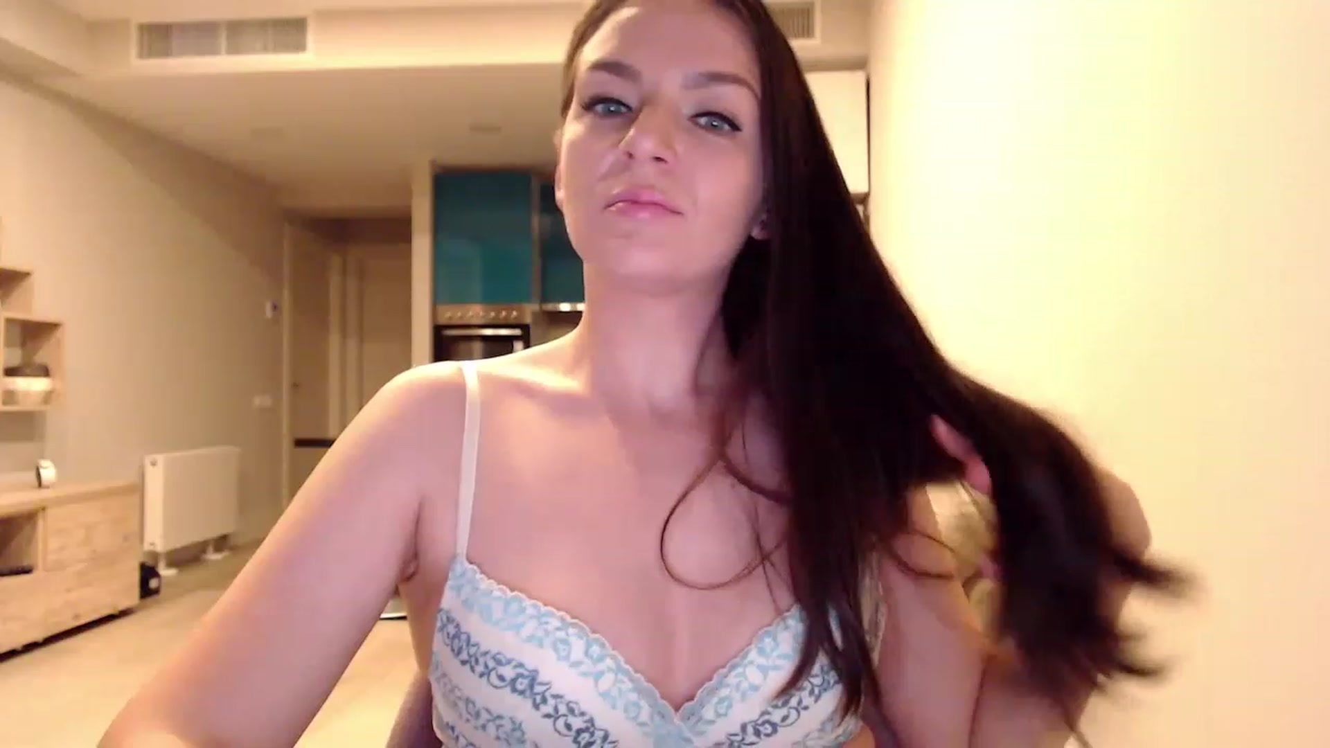 Gallery image thumbnail from AnnaTheCute's myfreecams stream on, 12/19/2022, 06:40 image 16 of 20