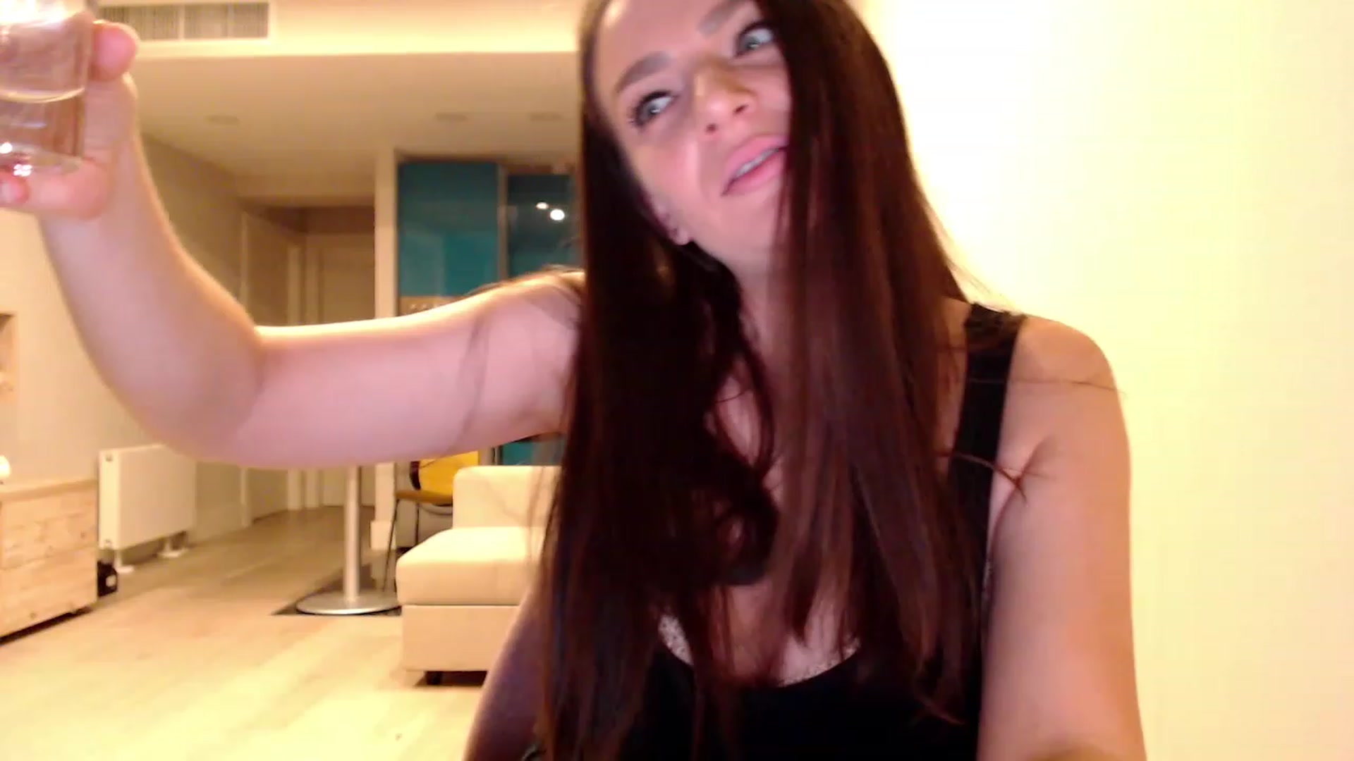 Gallery image thumbnail from AnnaTheCute's myfreecams stream on, 12/26/2022, 06:08 image 7 of 20