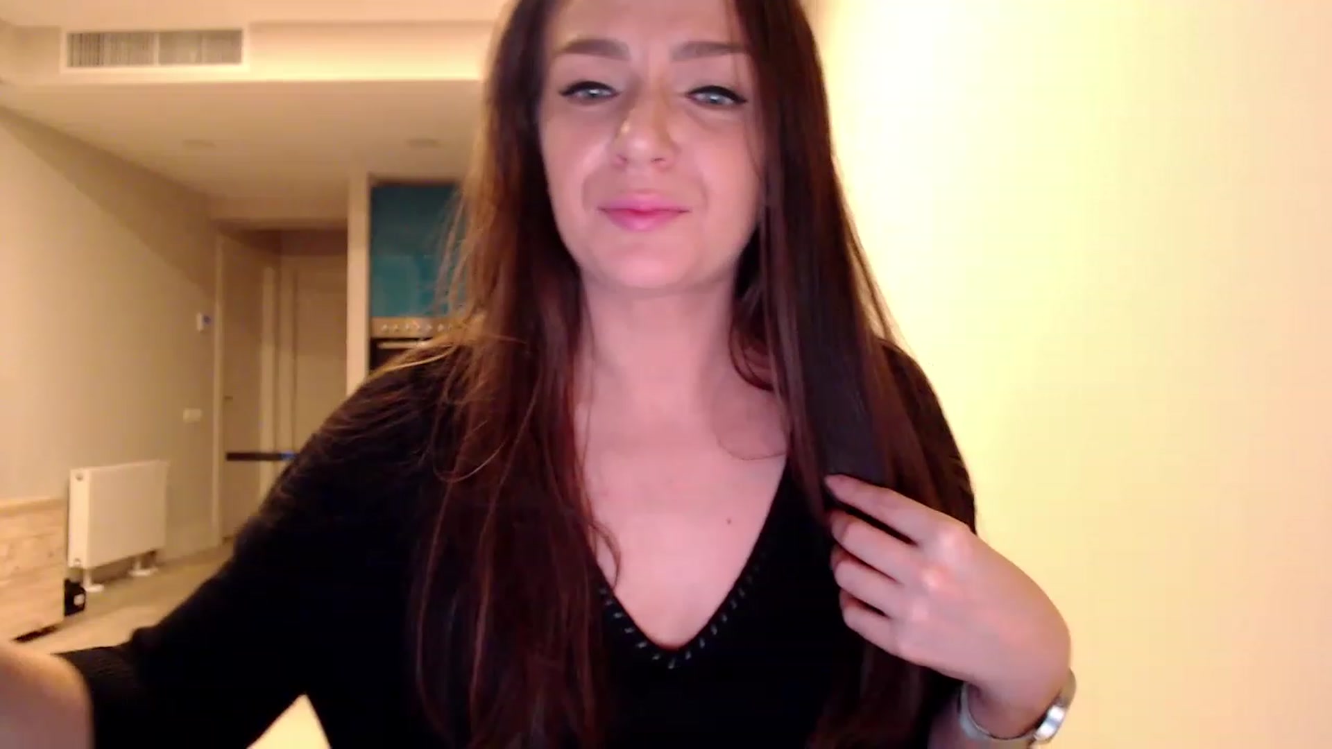 Gallery image thumbnail from AnnaTheCute's myfreecams stream on, 01/01/2023, 06:18 image 12 of 20