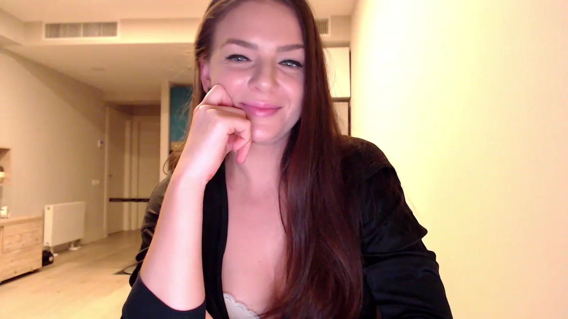 Gallery image thumbnail from AnnaTheCute's myfreecams stream on, 01/06/2023, 05:42 image 18 of 20