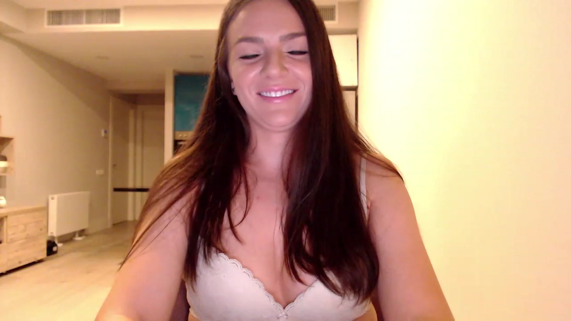 Gallery image thumbnail from AnnaTheCute's myfreecams stream on, 01/29/2023, 06:12 image 5 of 20