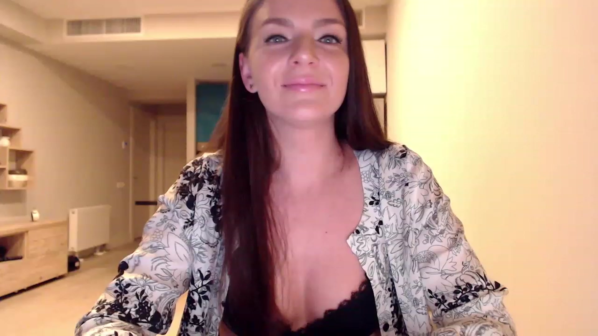 Gallery image thumbnail from AnnaTheCute's myfreecams stream on, 02/03/2023, 07:02 image 15 of 20