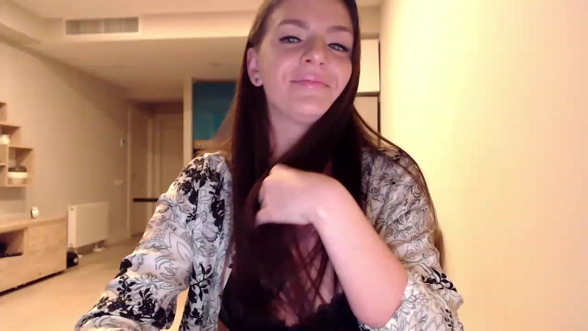 Gallery image thumbnail from AnnaTheCute's myfreecams stream on, 02/03/2023, 07:02 image 14 of 20