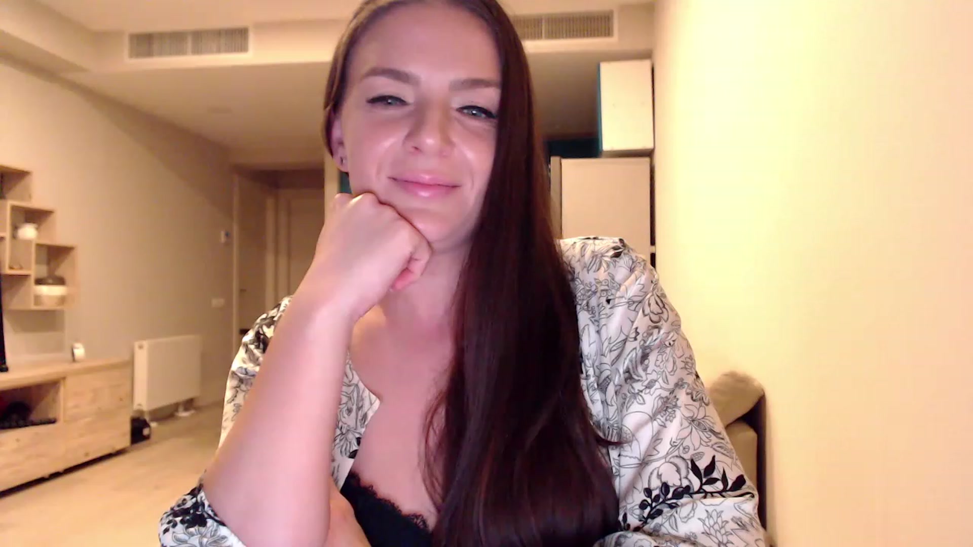 Gallery image thumbnail from AnnaTheCute's myfreecams stream on, 02/03/2023, 07:02 image 18 of 20