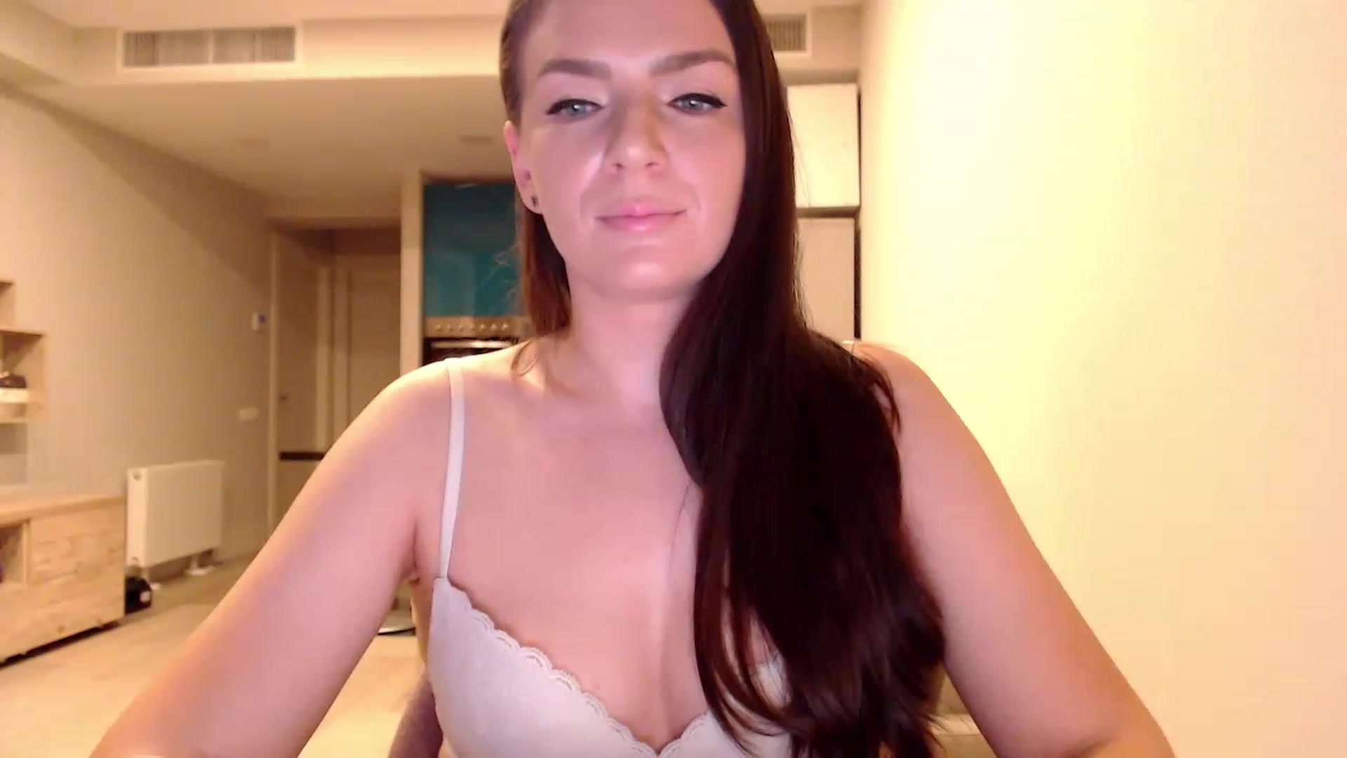 Gallery image thumbnail from AnnaTheCute's myfreecams stream on, 02/27/2023, 04:56 image 14 of 20