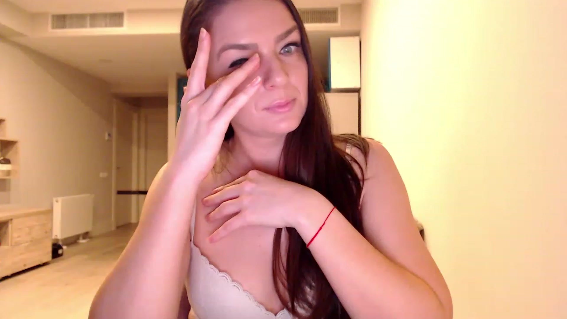 Gallery image thumbnail from AnnaTheCute's myfreecams stream on, 02/27/2023, 04:56 image 16 of 20