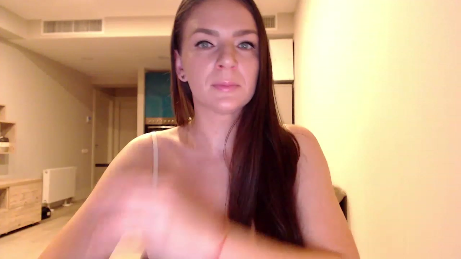 Gallery image thumbnail from AnnaTheCute's myfreecams stream on, 02/27/2023, 04:56 image 8 of 20
