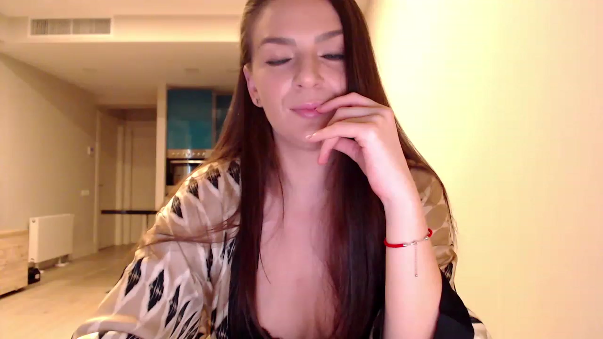 Gallery image thumbnail from AnnaTheCute's myfreecams stream on, 03/07/2023, 07:00 image 6 of 20