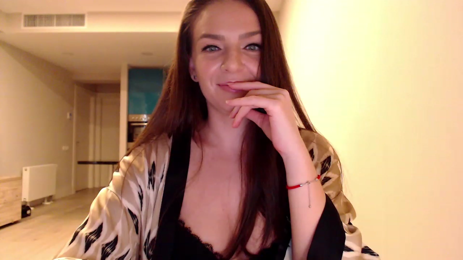Gallery image thumbnail from AnnaTheCute's myfreecams stream on, 03/07/2023, 07:00 image 4 of 20