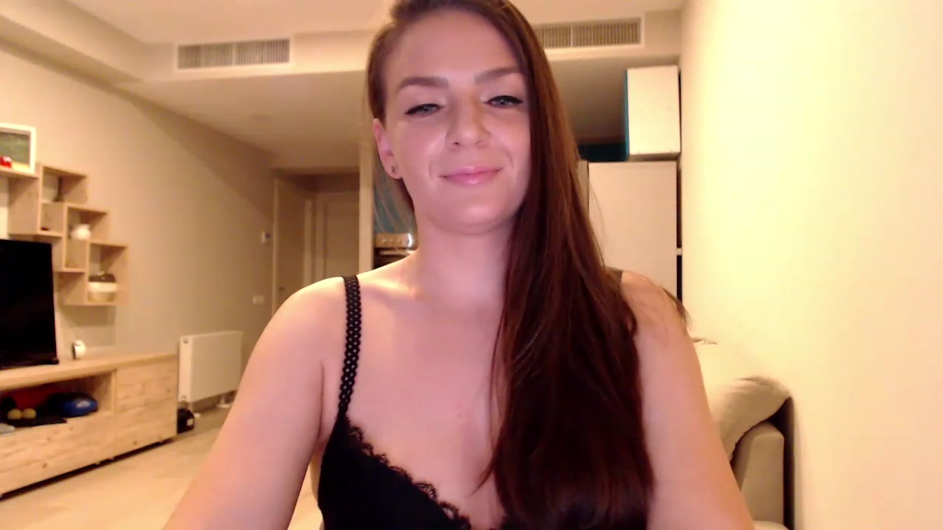 Gallery image thumbnail from AnnaTheCute's myfreecams stream on, 03/07/2023, 08:33 image 10 of 20