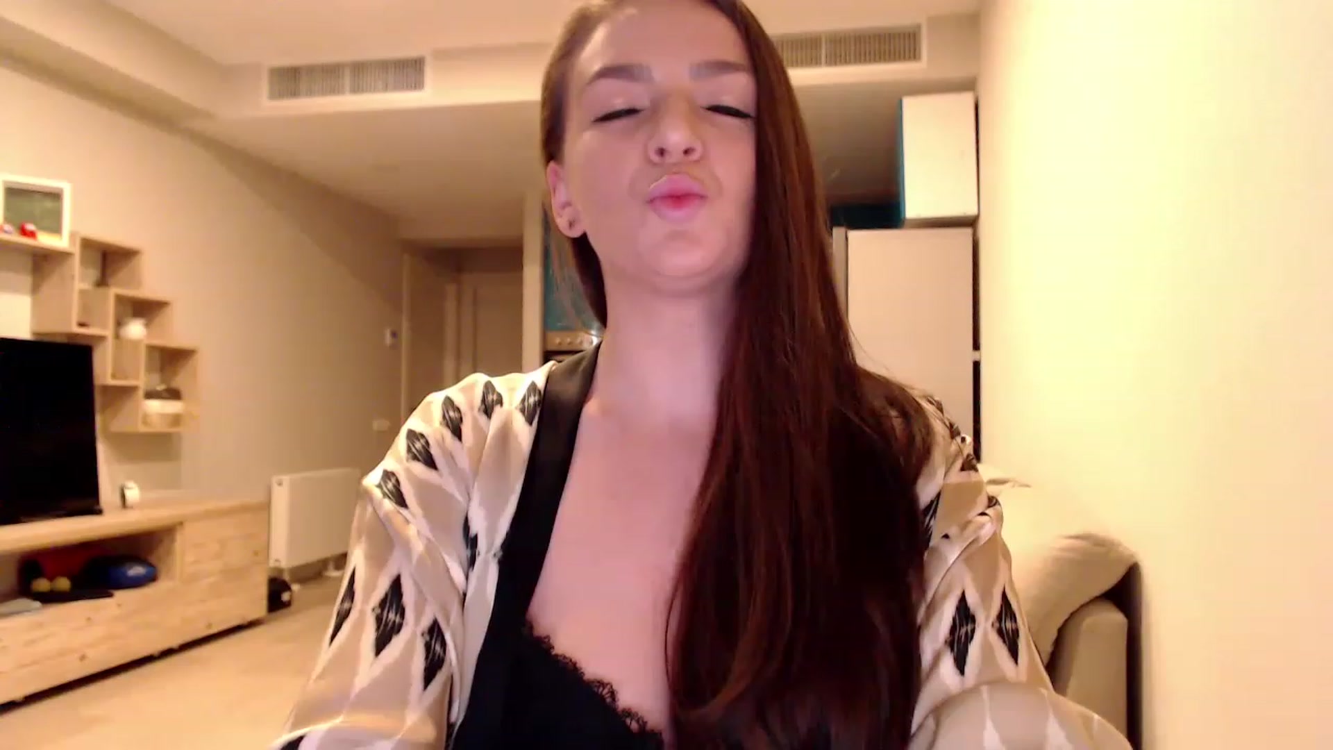Gallery image thumbnail from AnnaTheCute's myfreecams stream on, 03/07/2023, 08:33 image 16 of 20