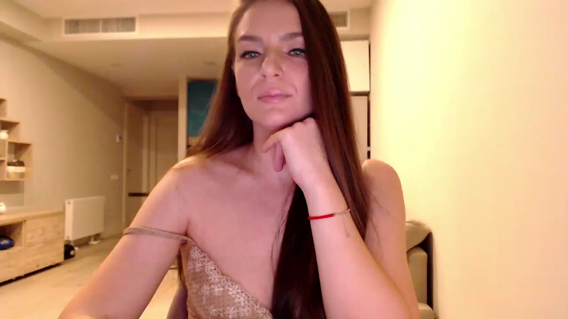 Gallery image thumbnail from AnnaTheCute's myfreecams stream on, 03/09/2023, 07:48 image 16 of 20