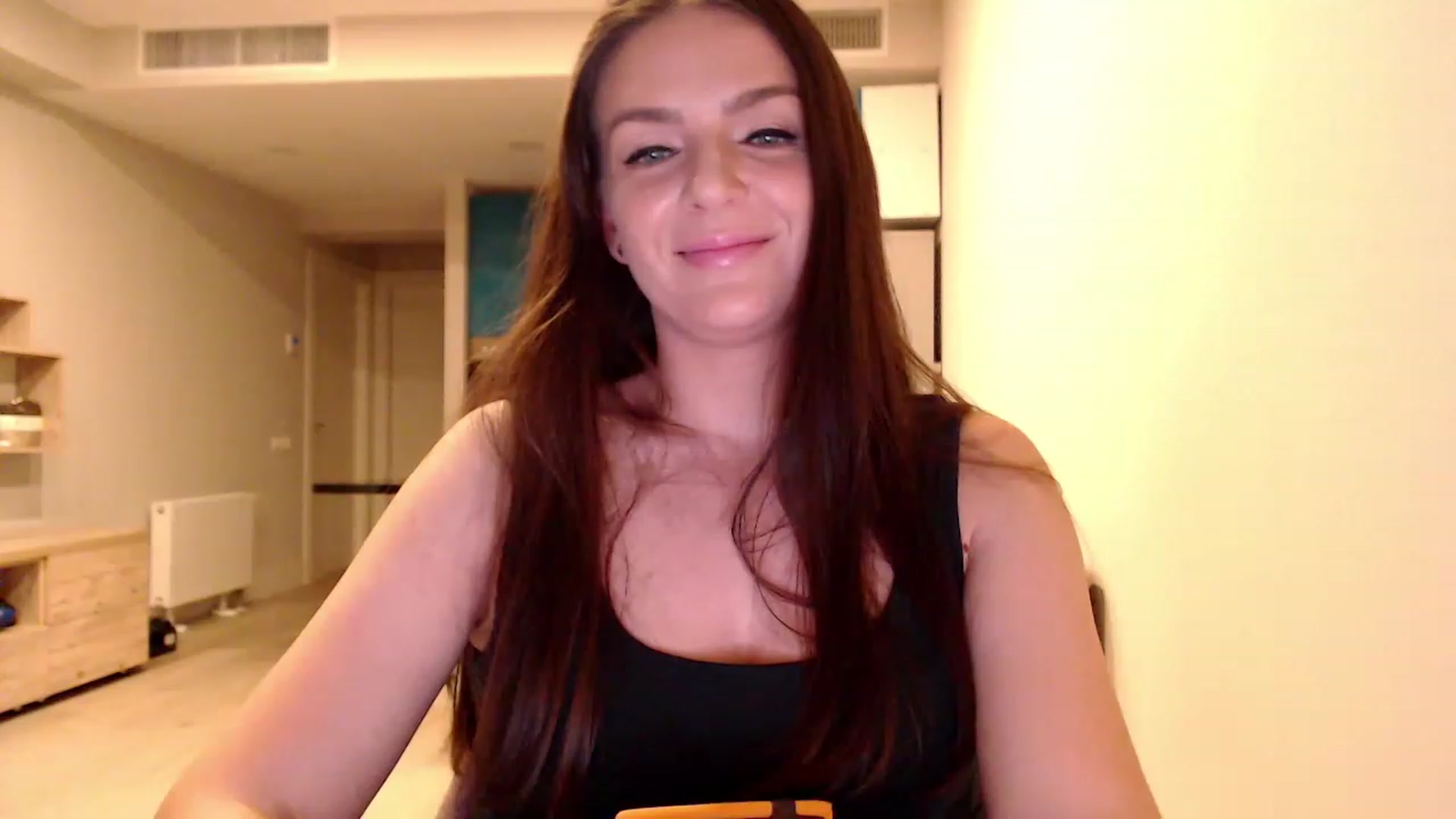 Gallery image thumbnail from AnnaTheCute's myfreecams stream on, 03/12/2023, 08:04 image 15 of 20