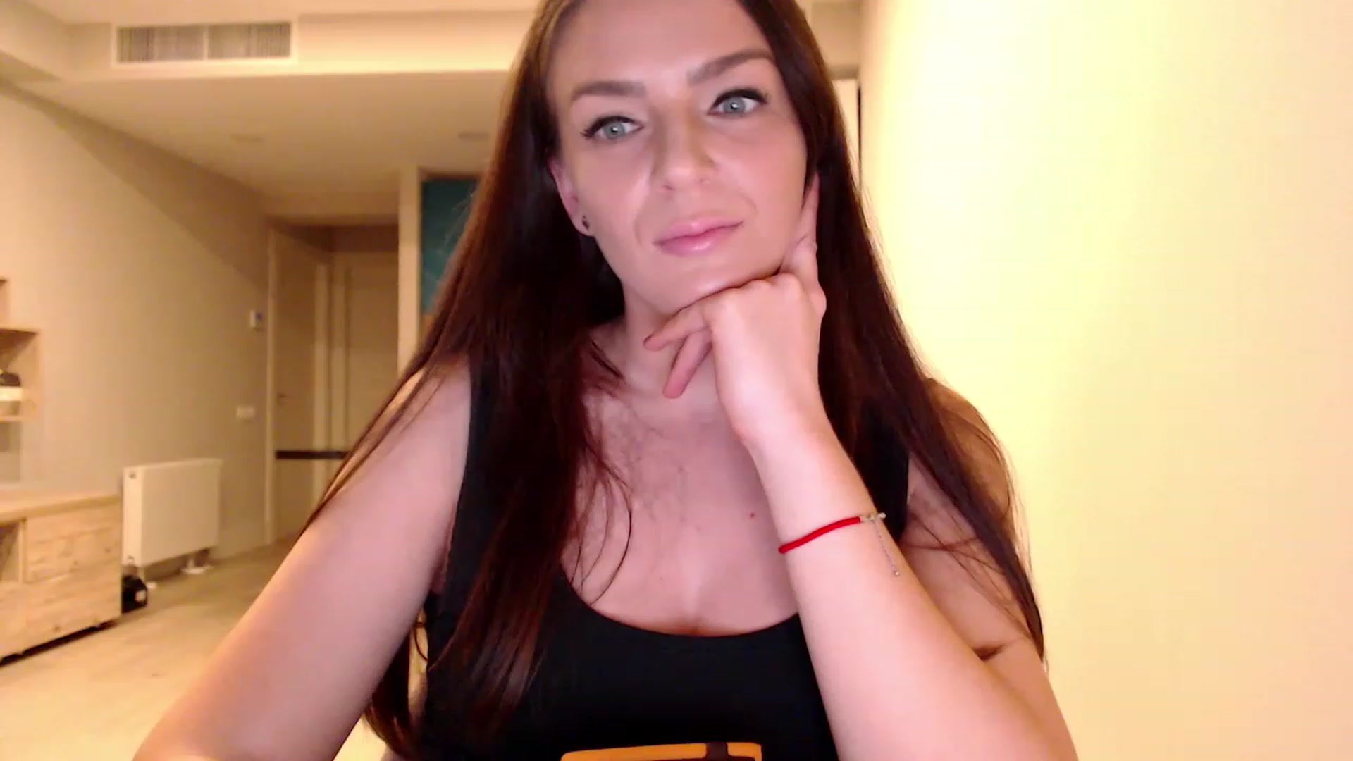 Gallery image thumbnail from AnnaTheCute's myfreecams stream on, 03/12/2023, 08:04 image 16 of 20