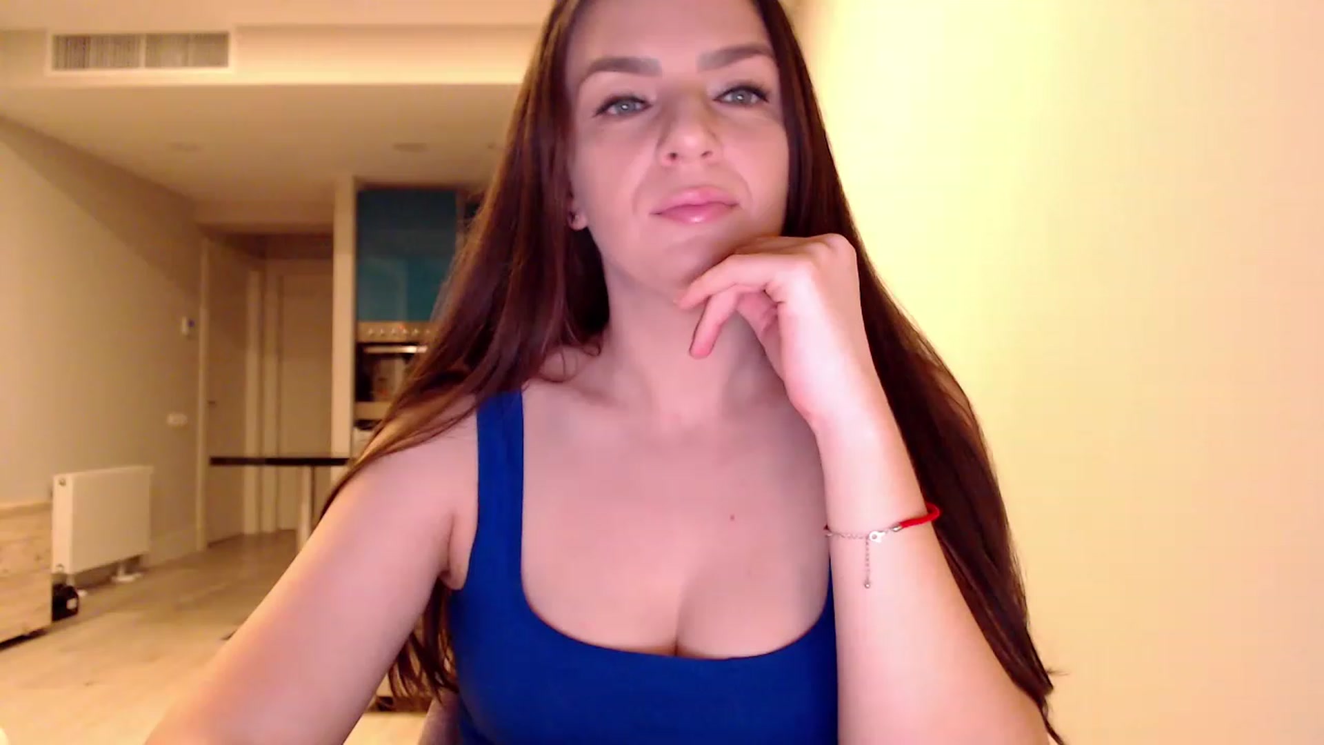 Gallery image thumbnail from AnnaTheCute's myfreecams stream on, 03/27/2023, 03:48 image 3 of 20