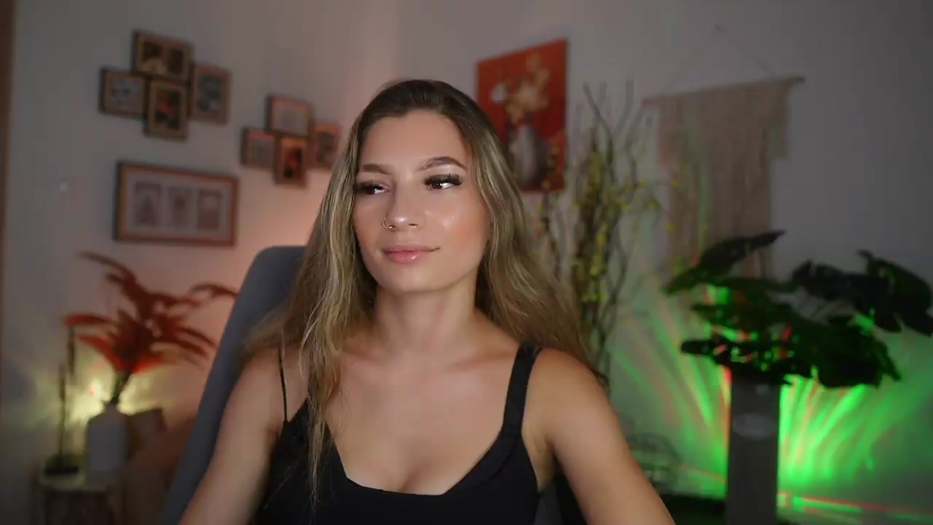 Gallery image thumbnail from Anna_Brie's myfreecams stream on, 08/08/2026, 14:54 image 20 of 20