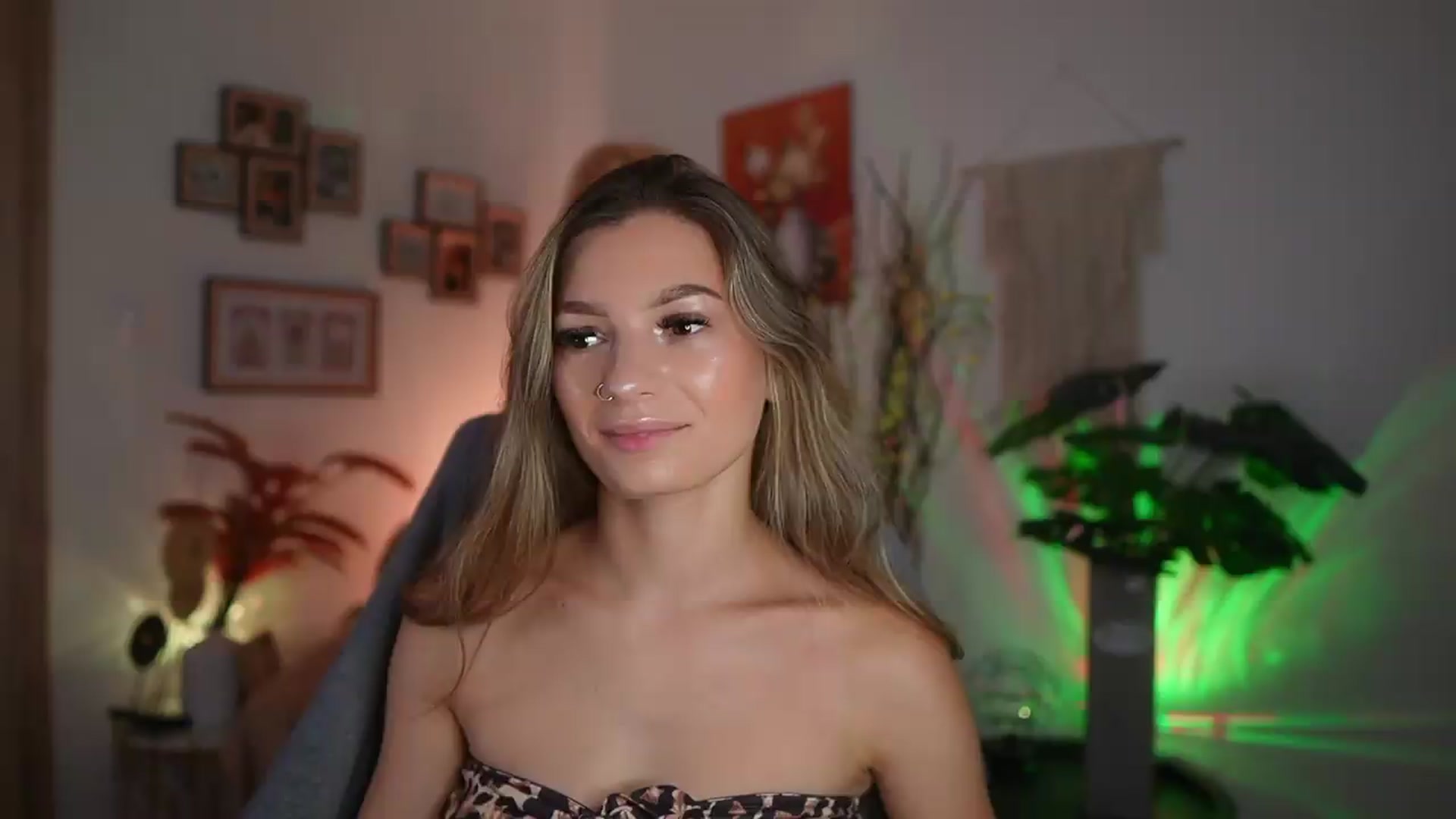 Gallery image thumbnail from Anna_Brie's myfreecams stream on, 08/13/2026, 13:30 image 2 of 20