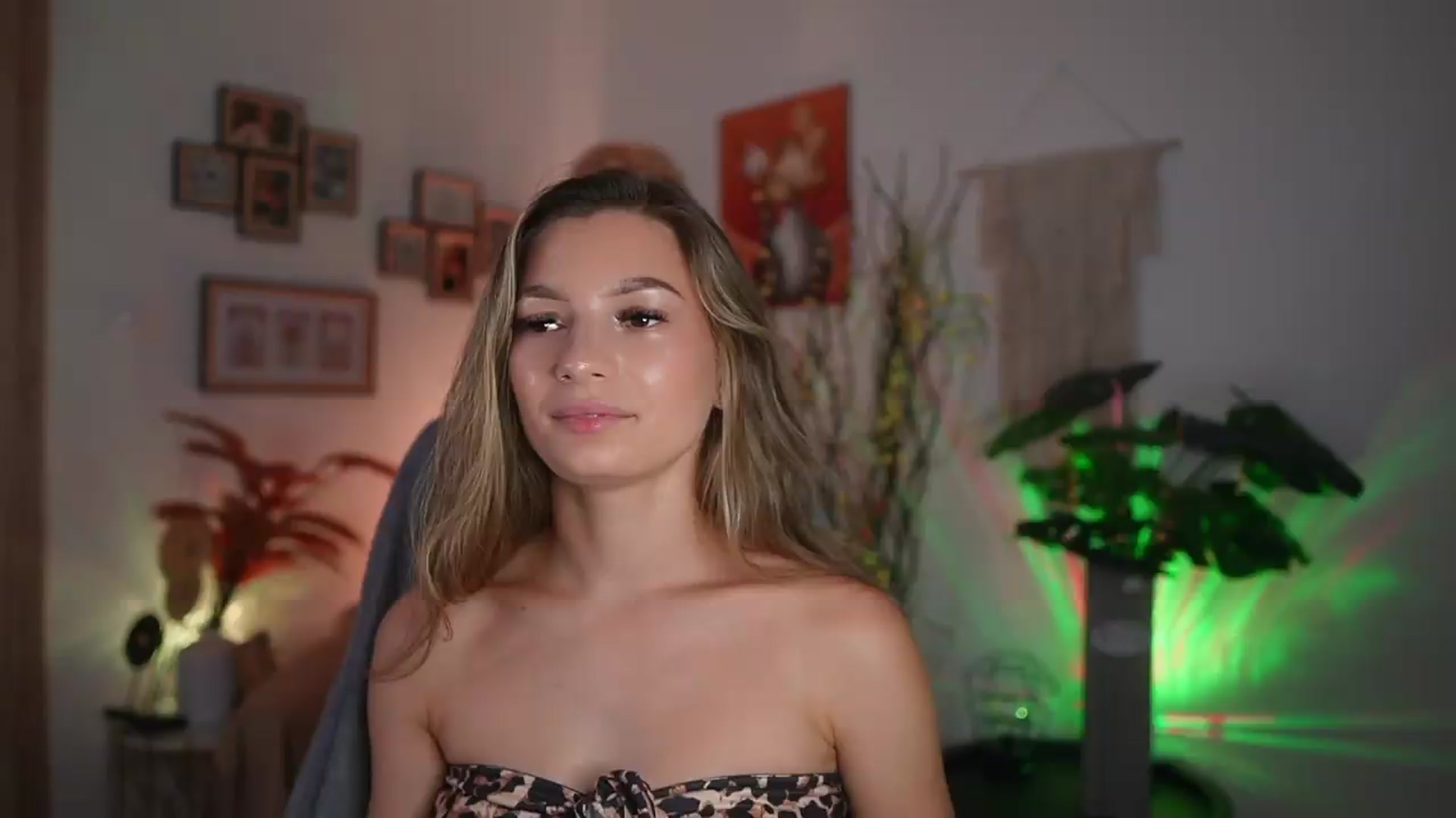 Gallery image thumbnail from Anna_Brie's myfreecams stream on, 08/13/2026, 17:56 image 3 of 20
