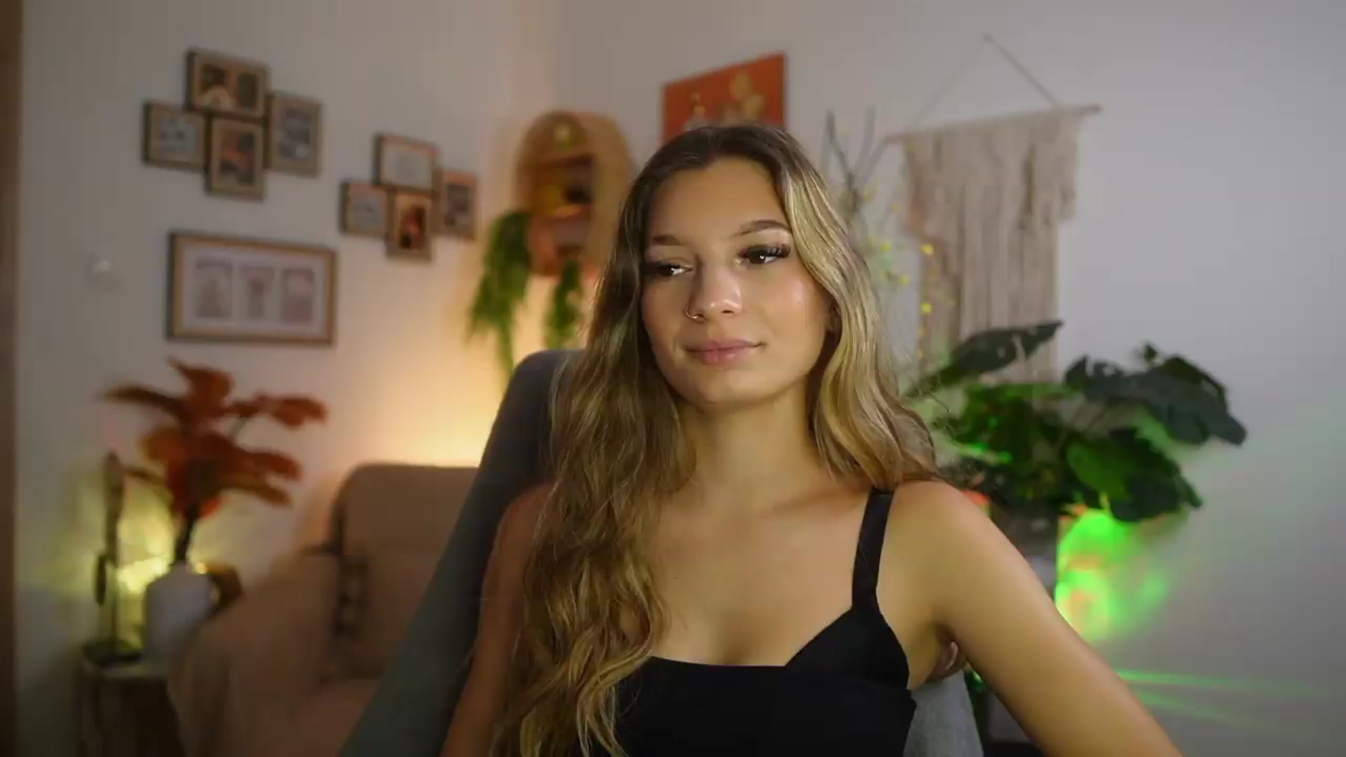 Gallery image thumbnail from Anna_Brie's myfreecams stream on, 08/18/2026, 14:15 image 10 of 20