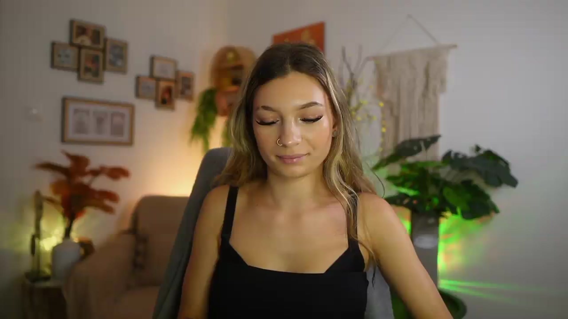 Gallery image thumbnail from Anna_Brie's myfreecams stream on, 08/18/2026, 15:19 image 6 of 20