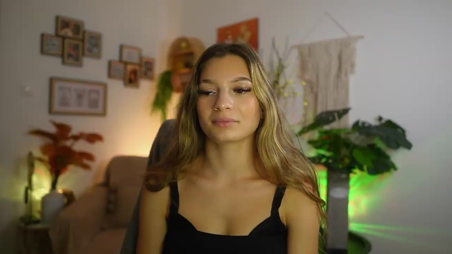 Gallery image thumbnail from Anna_Brie's myfreecams stream on, 08/18/2026, 16:50 image 14 of 20