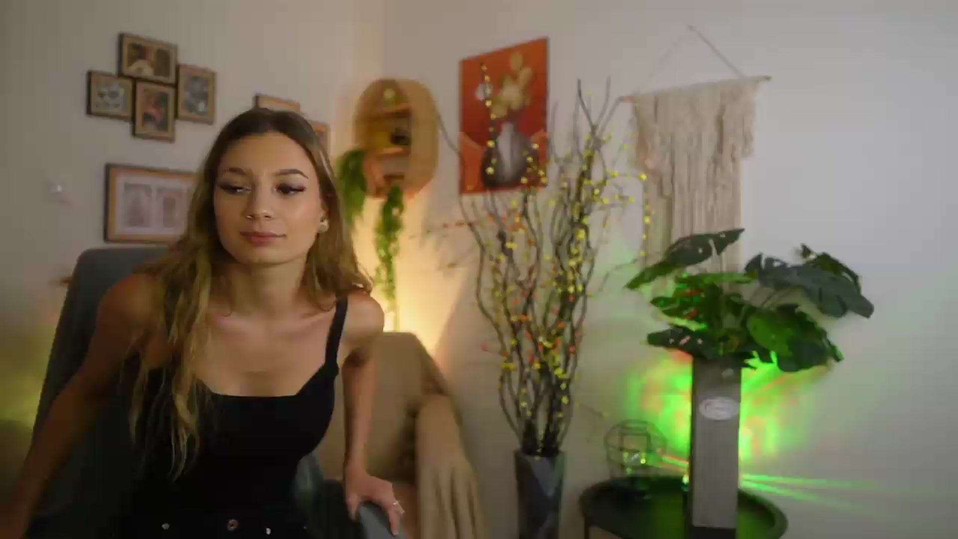Gallery image thumbnail from Anna_Brie's myfreecams stream on, 08/18/2026, 16:50 image 6 of 20