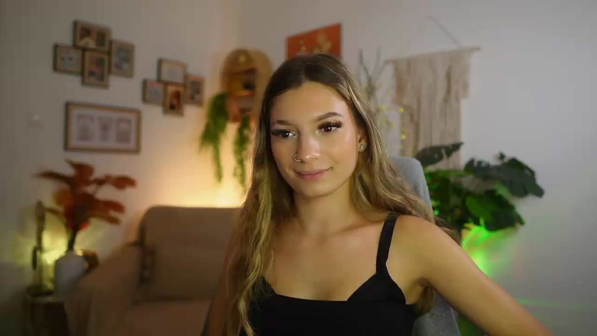 Gallery image thumbnail from Anna_Brie's myfreecams stream on, 08/18/2026, 16:50 image 4 of 20