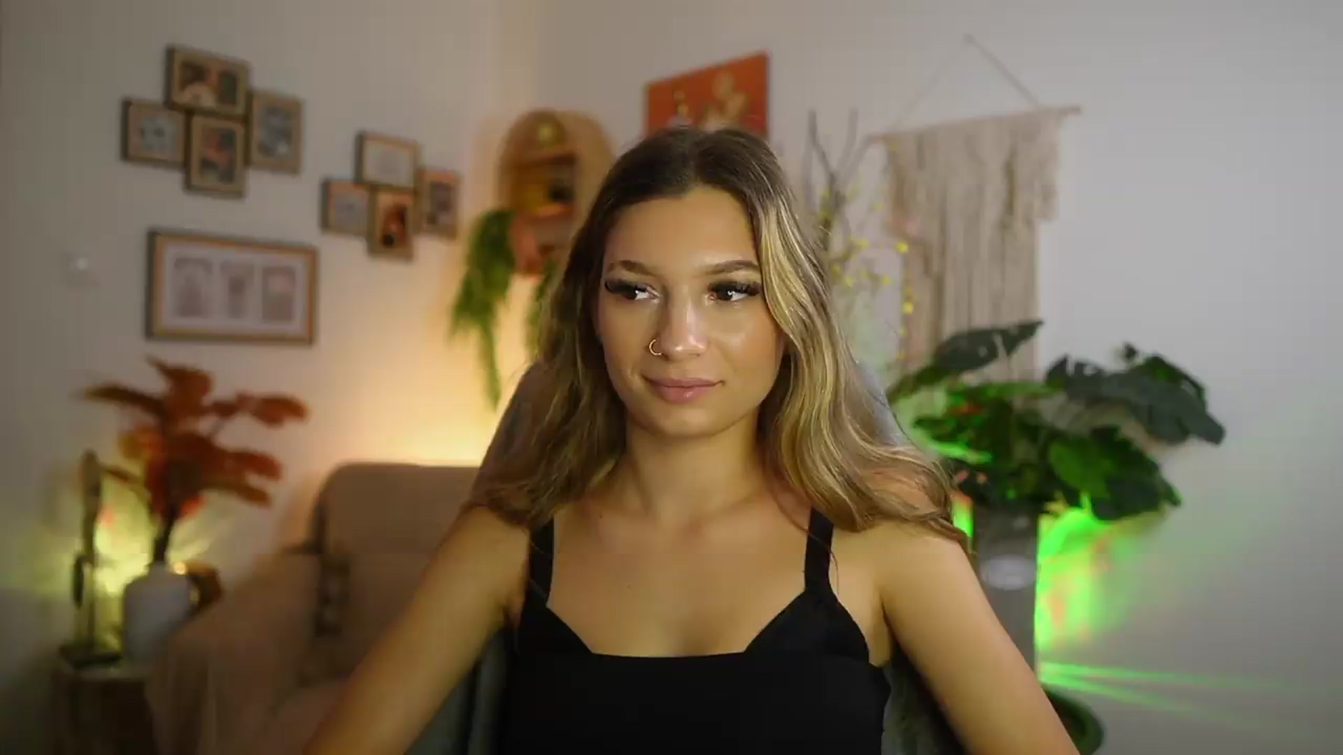 Gallery image thumbnail from Anna_Brie's myfreecams stream on, 08/18/2026, 16:50 image 16 of 20