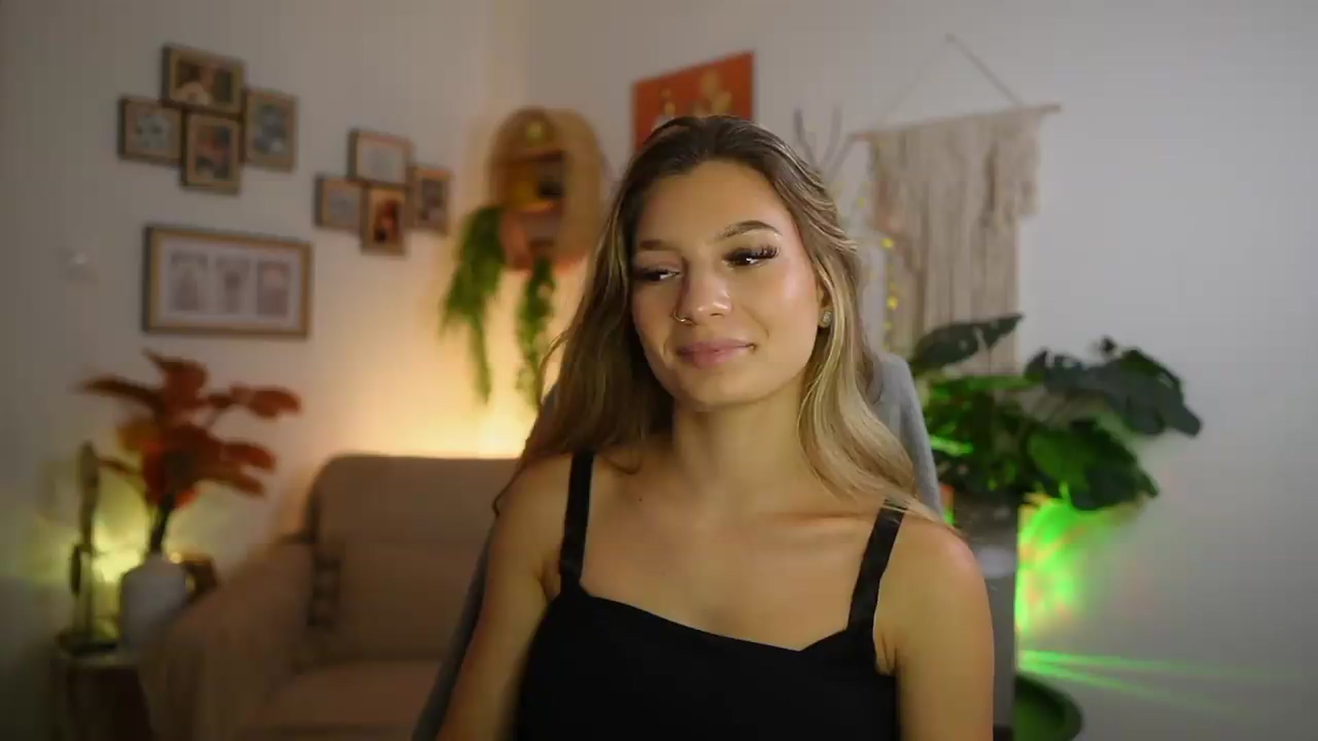 Gallery image thumbnail from Anna_Brie's myfreecams stream on, 08/18/2026, 17:58 image 3 of 20