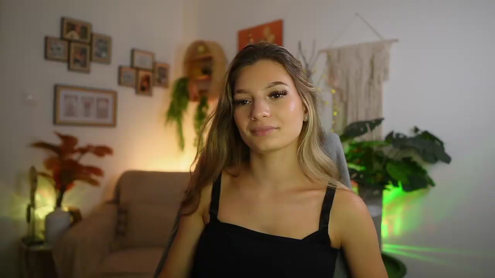 Gallery image thumbnail from Anna_Brie's myfreecams stream on, 08/18/2026, 17:58 image 1 of 20