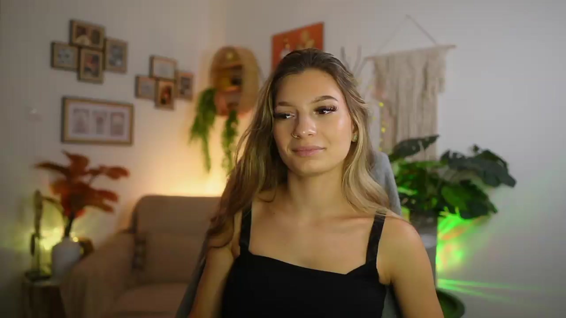 Gallery image thumbnail from Anna_Brie's myfreecams stream on, 08/18/2026, 17:58 image 2 of 20