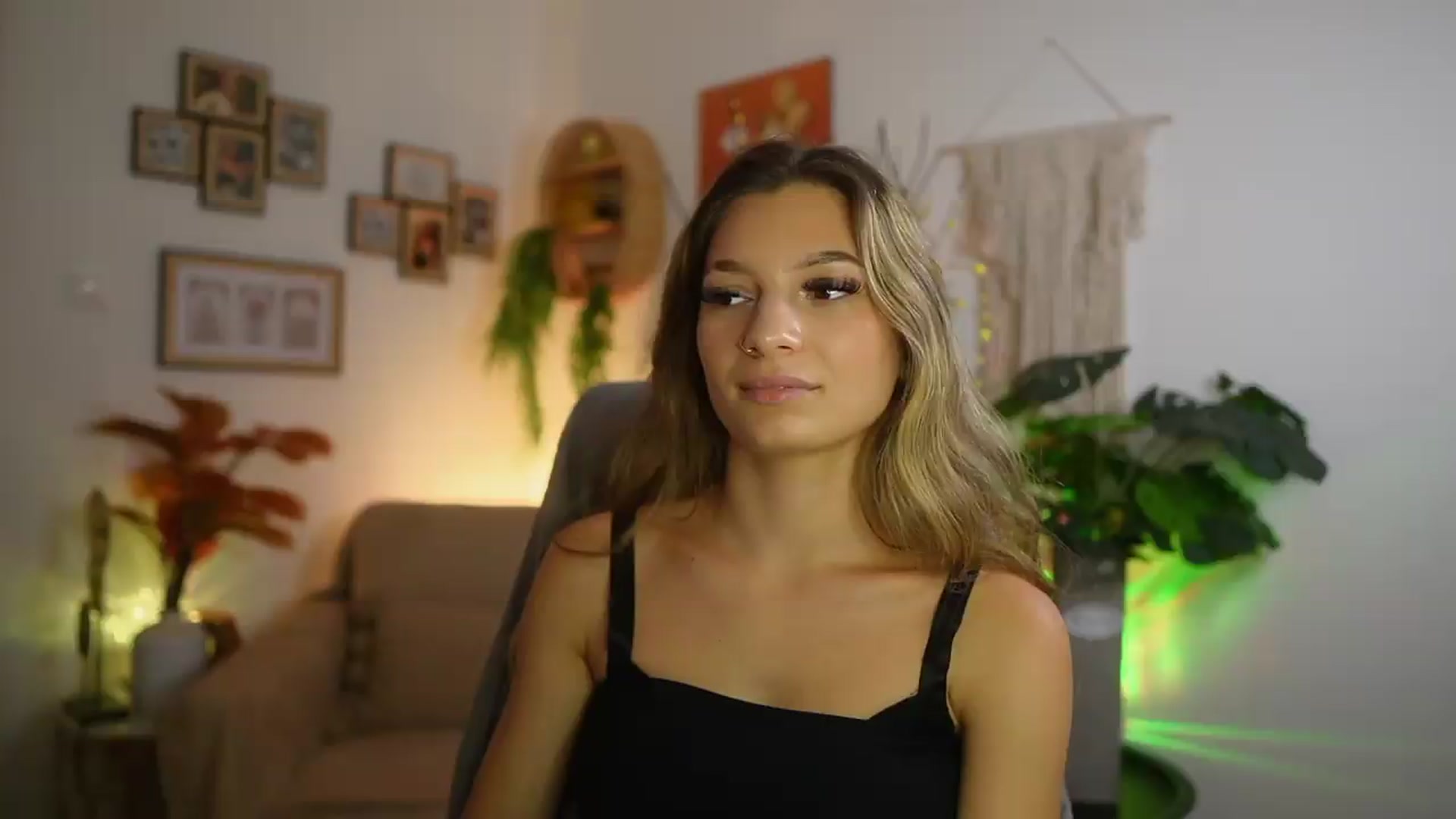 Gallery image thumbnail from Anna_Brie's myfreecams stream on, 08/18/2026, 17:58 image 15 of 20