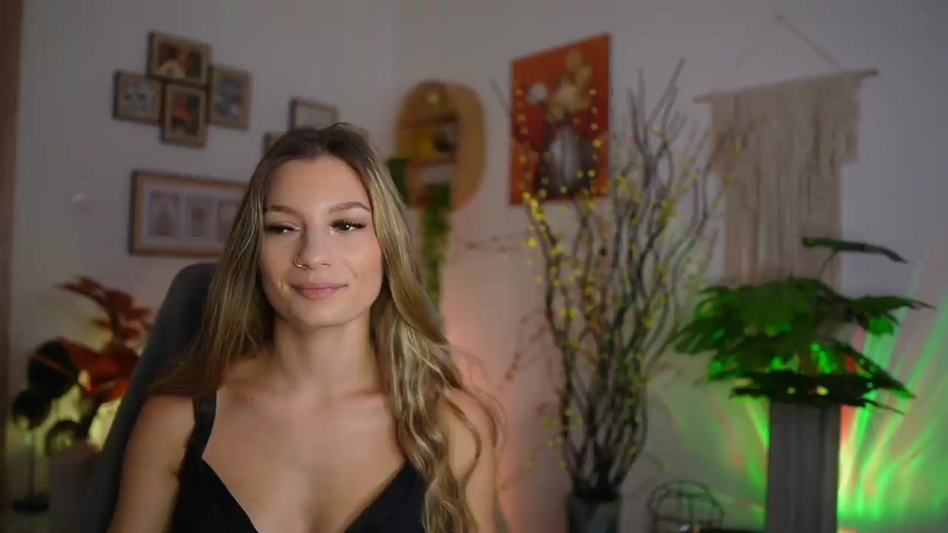Gallery image thumbnail from Anna_Brie's myfreecams stream on, 08/25/2026, 13:45 image 13 of 20
