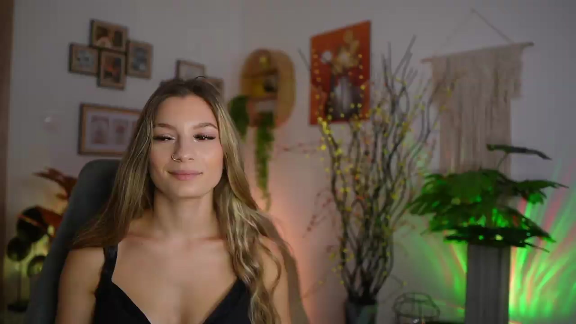 Gallery image thumbnail from Anna_Brie's myfreecams stream on, 08/25/2026, 13:45 image 15 of 20