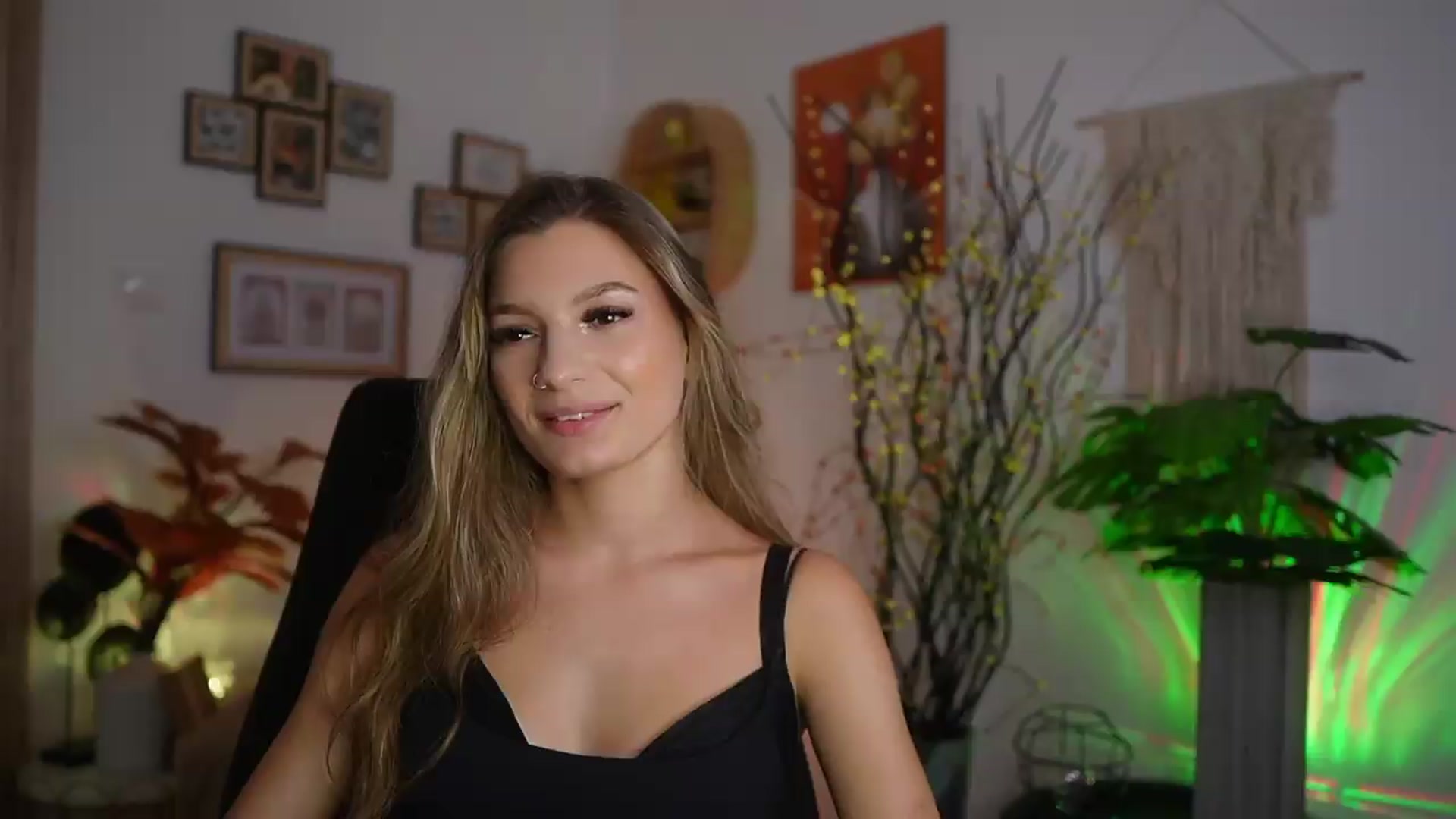 Gallery image thumbnail from Anna_Brie's myfreecams stream on, 08/25/2026, 17:45 image 4 of 20