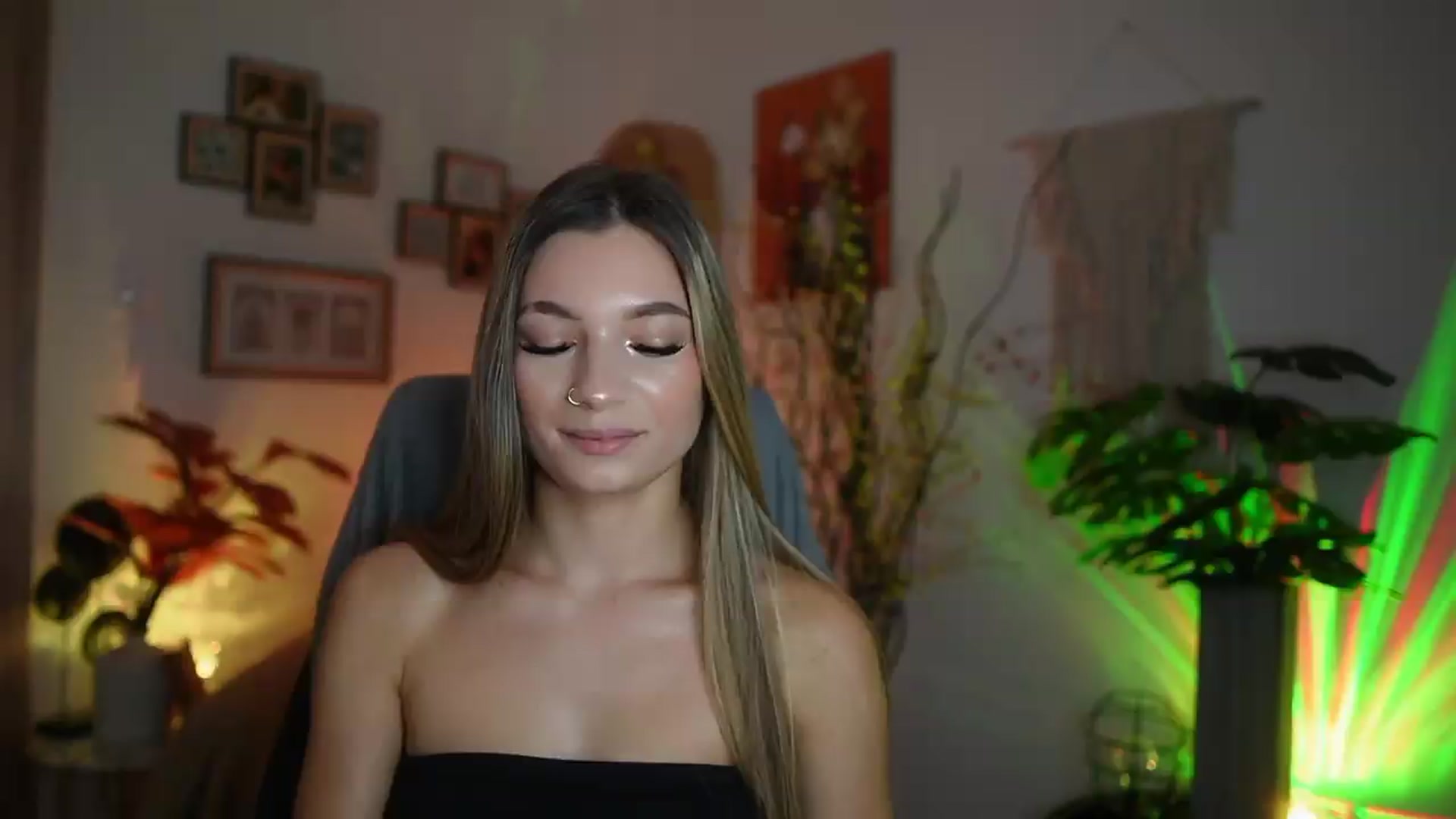 Gallery image thumbnail from Anna_Brie's myfreecams stream on, 08/27/2026, 15:26 image 9 of 20