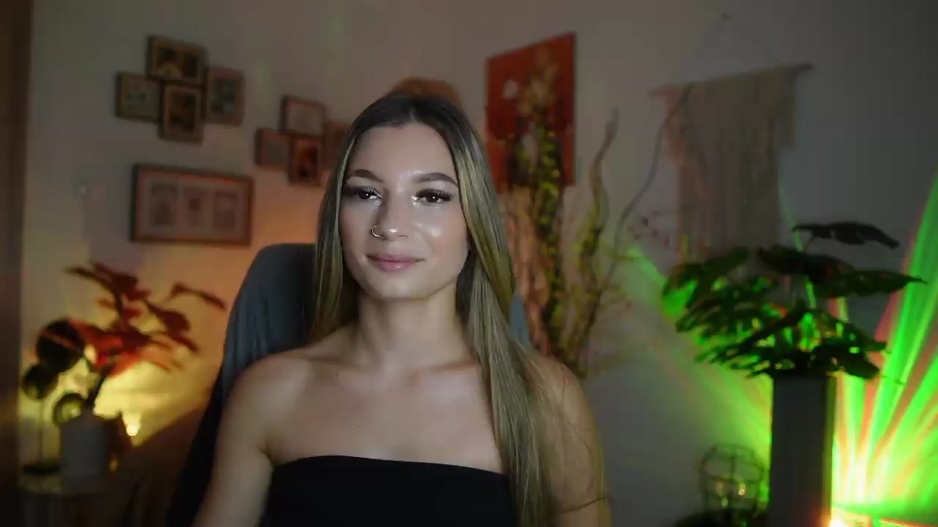 Gallery image thumbnail from Anna_Brie's myfreecams stream on, 08/27/2026, 15:26 image 18 of 20