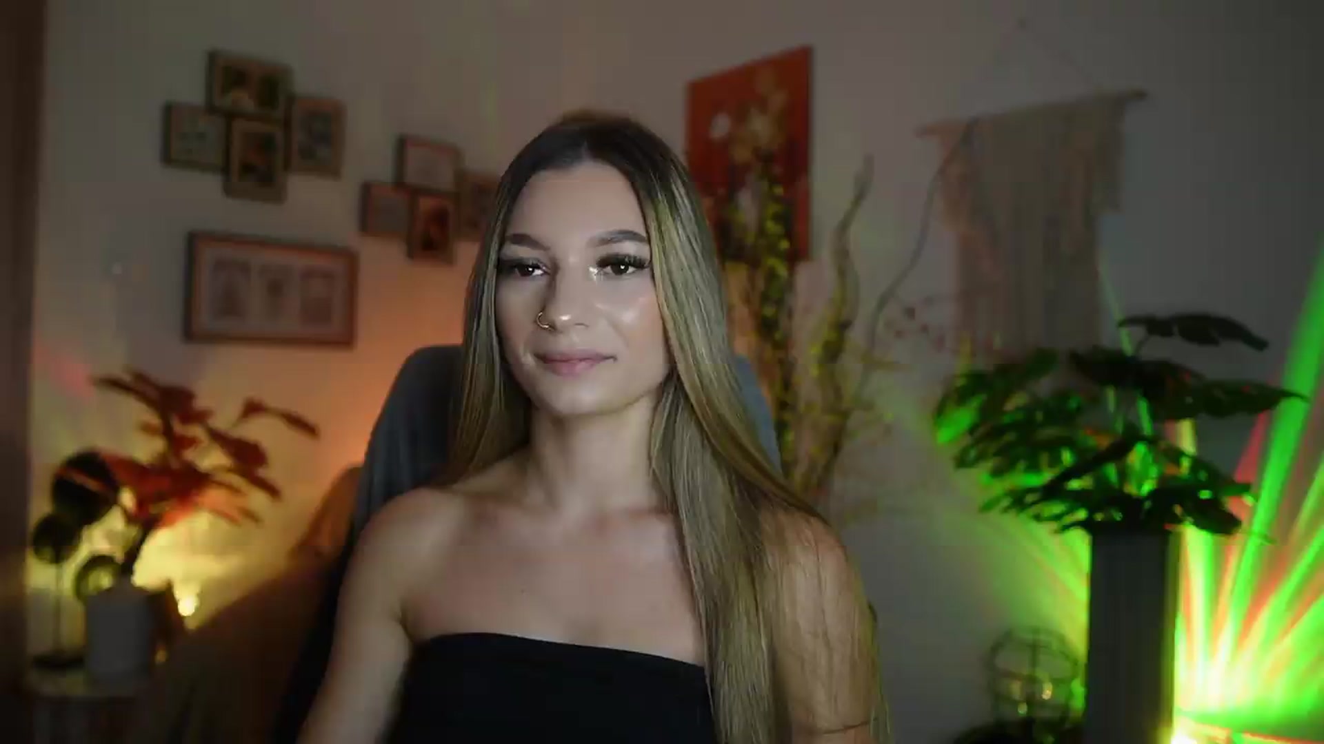 Gallery image thumbnail from Anna_Brie's myfreecams stream on, 08/27/2026, 15:26 image 17 of 20
