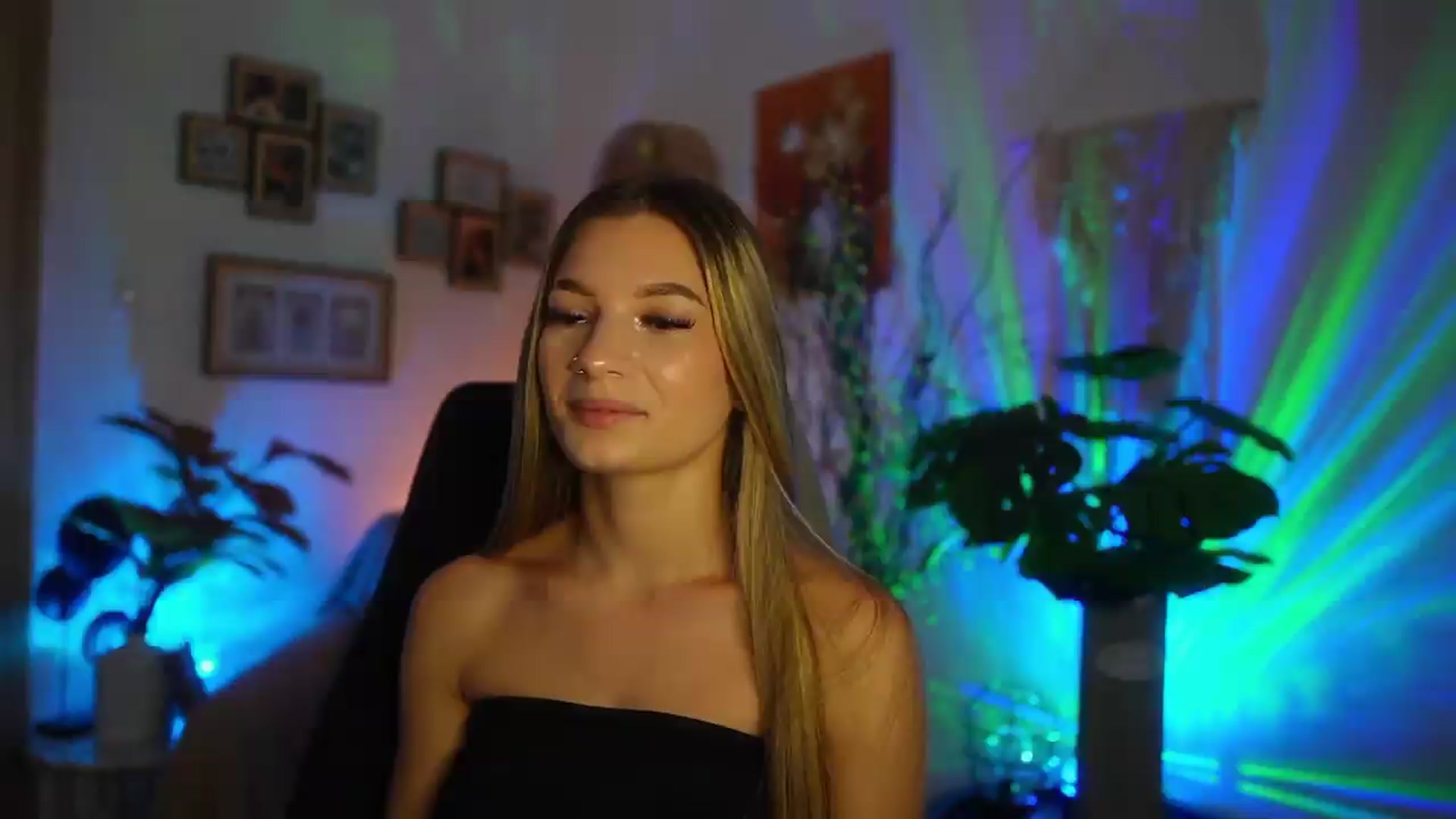 Gallery image thumbnail from Anna_Brie's myfreecams stream on, 08/27/2026, 17:52 image 13 of 20