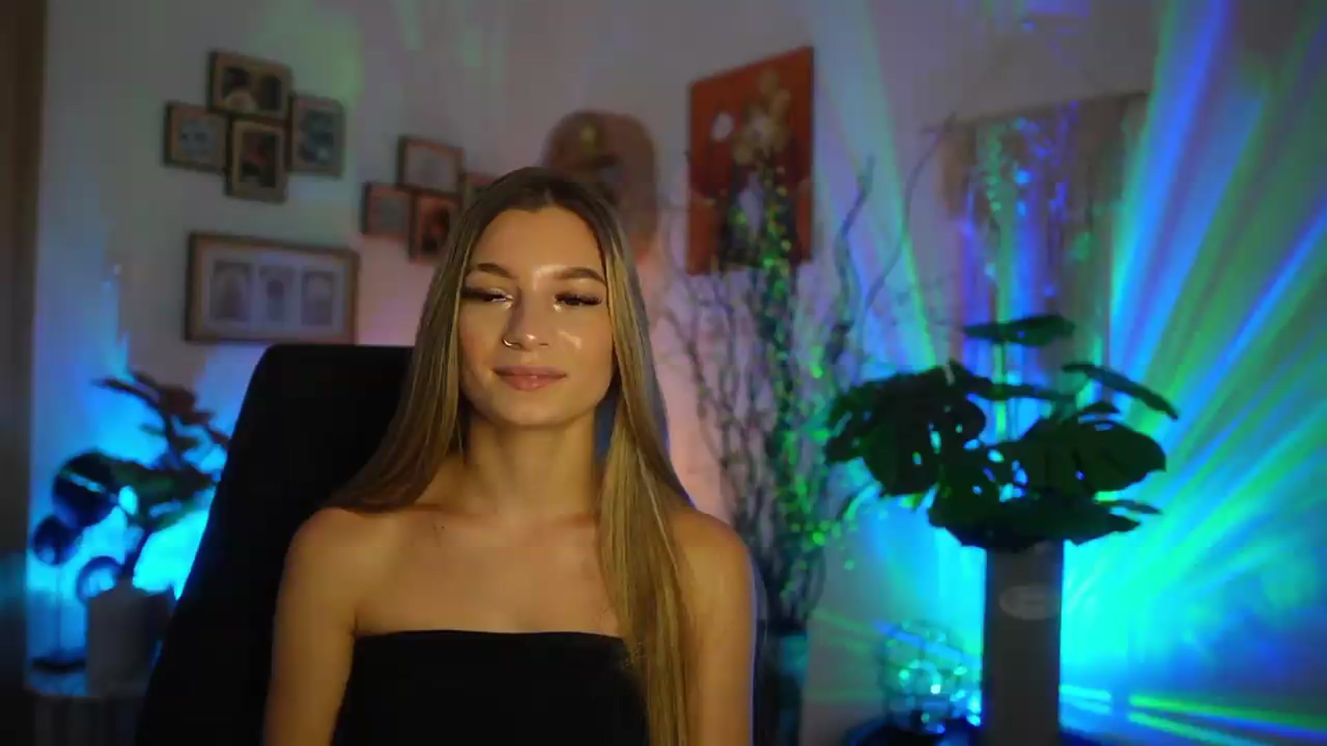 Gallery image thumbnail from Anna_Brie's myfreecams stream on, 08/27/2026, 17:52 image 16 of 20