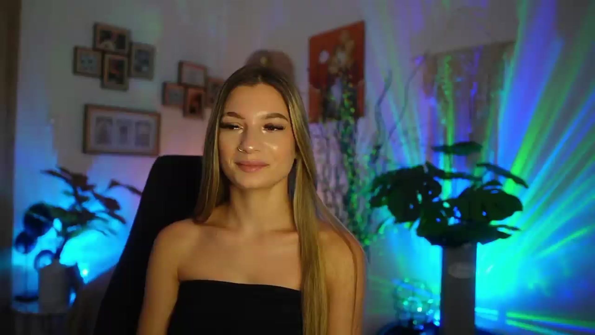 Gallery image thumbnail from Anna_Brie's myfreecams stream on, 08/27/2026, 17:52 image 12 of 20