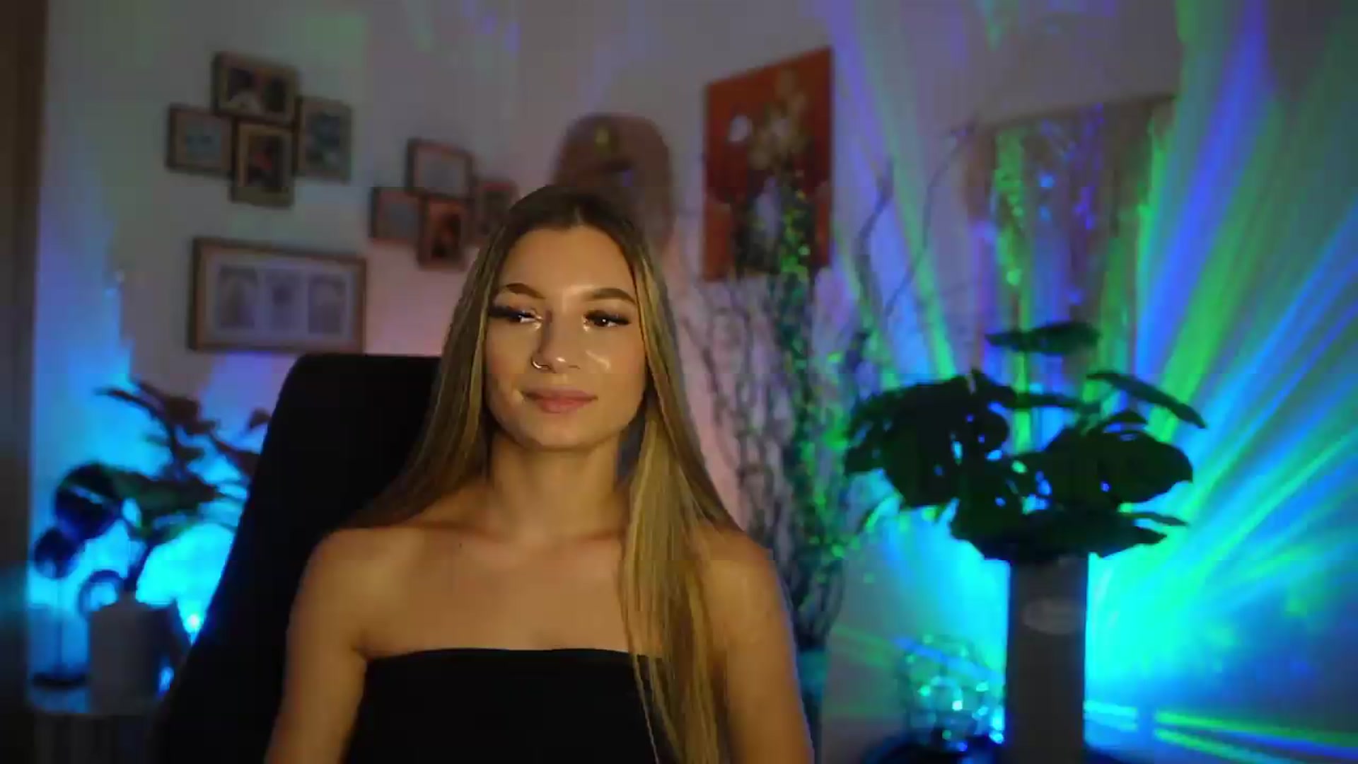 Gallery image thumbnail from Anna_Brie's myfreecams stream on, 08/27/2026, 17:52 image 18 of 20