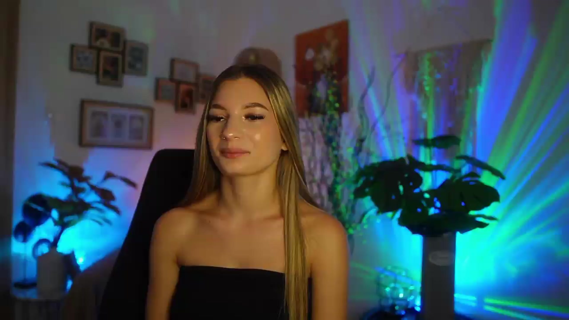 Gallery image thumbnail from Anna_Brie's myfreecams stream on, 08/27/2026, 17:52 image 19 of 20