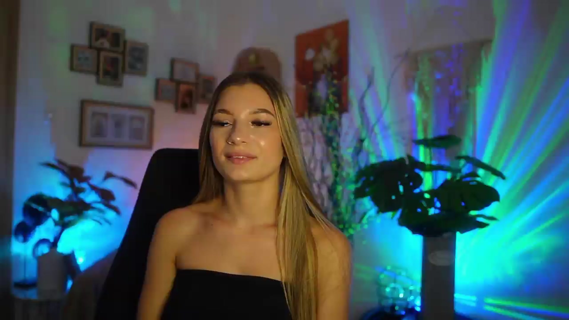 Gallery image thumbnail from Anna_Brie's myfreecams stream on, 08/27/2026, 17:52 image 17 of 20
