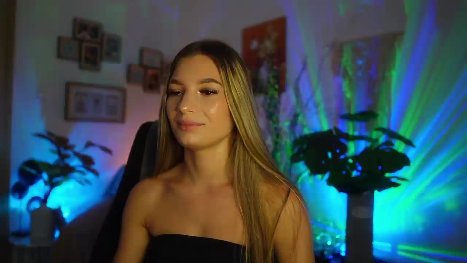 Gallery image thumbnail from Anna_Brie's myfreecams stream on, 08/27/2026, 17:52 image 1 of 20