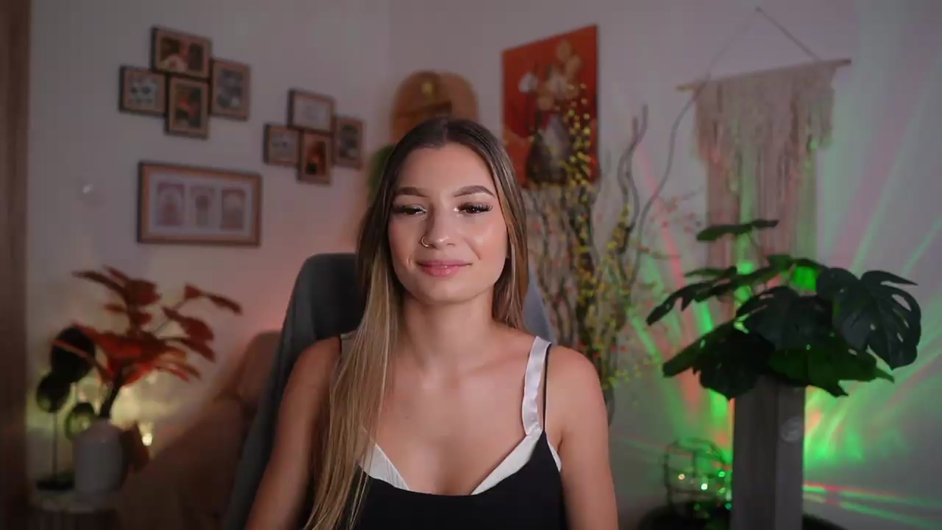 Gallery image thumbnail from Anna_Brie's myfreecams stream on, 08/29/2026, 16:44 image 7 of 20