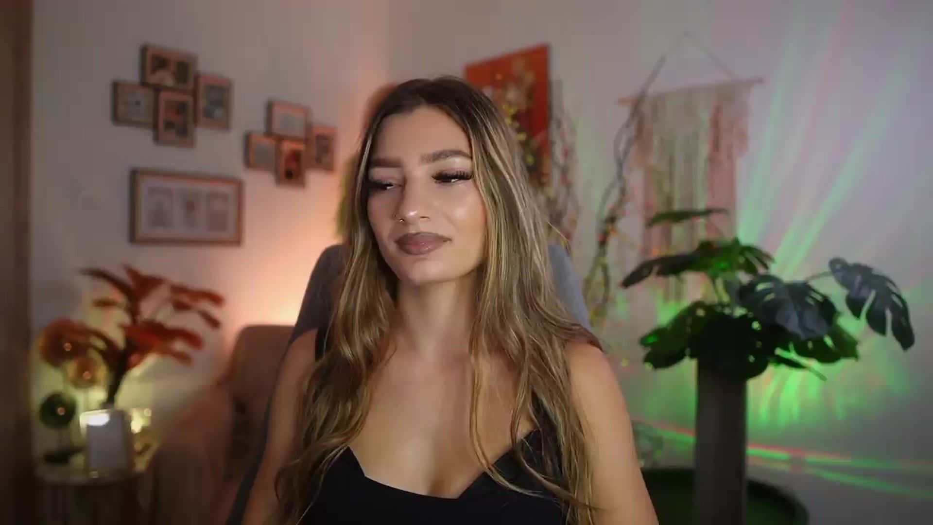 Gallery image thumbnail from Anna_Brie's myfreecams stream on, 09/05/2026, 13:54 image 1 of 20